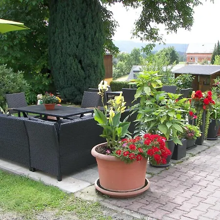 Charming Flat In Sebnitz With Garden